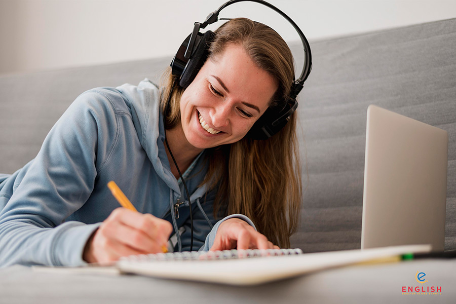 چگونه کلاس مجازی و یا آنلاین برگزار کنیم؟